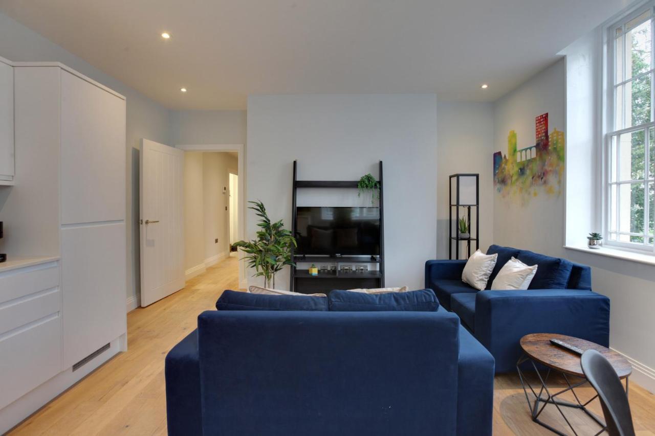 New London Life Executive Apartments 첼름스퍼드 외부 사진