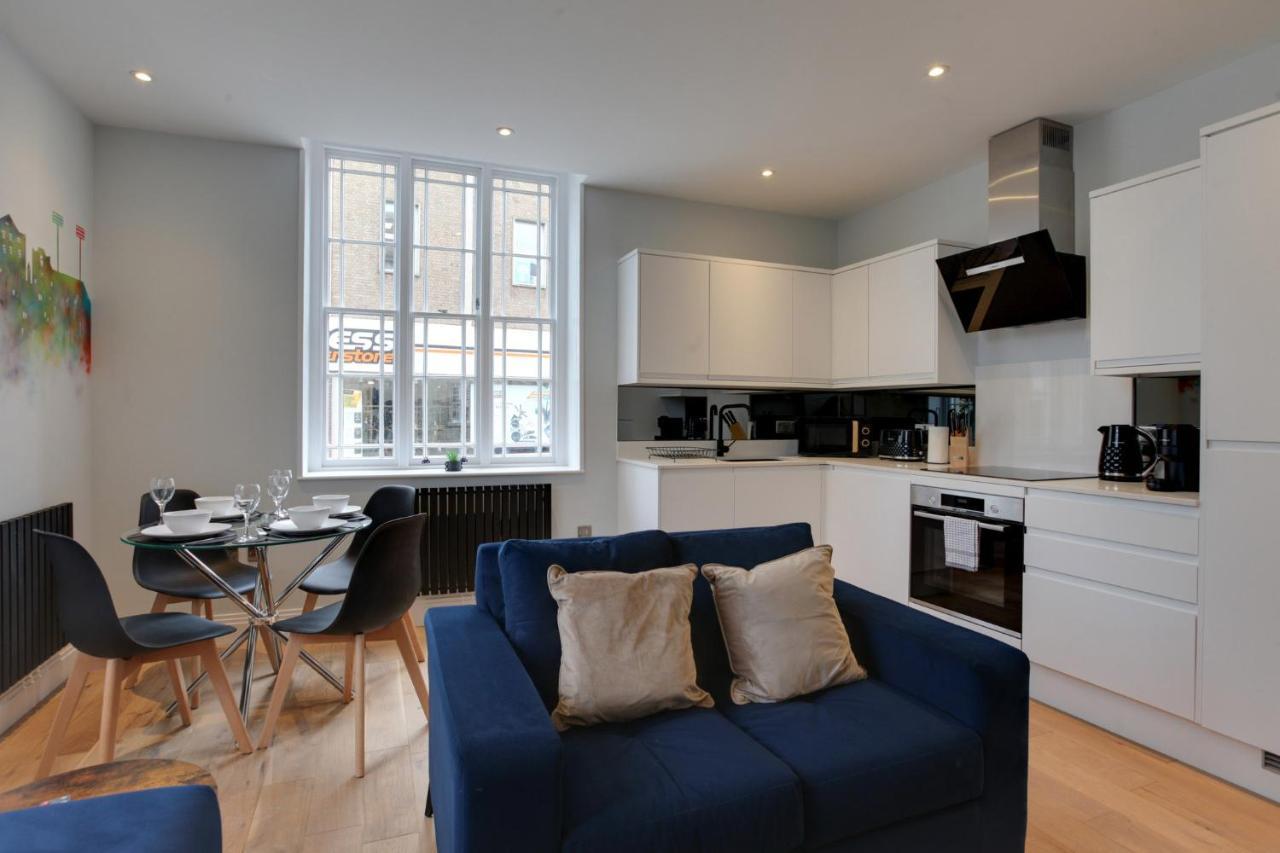 New London Life Executive Apartments 첼름스퍼드 외부 사진