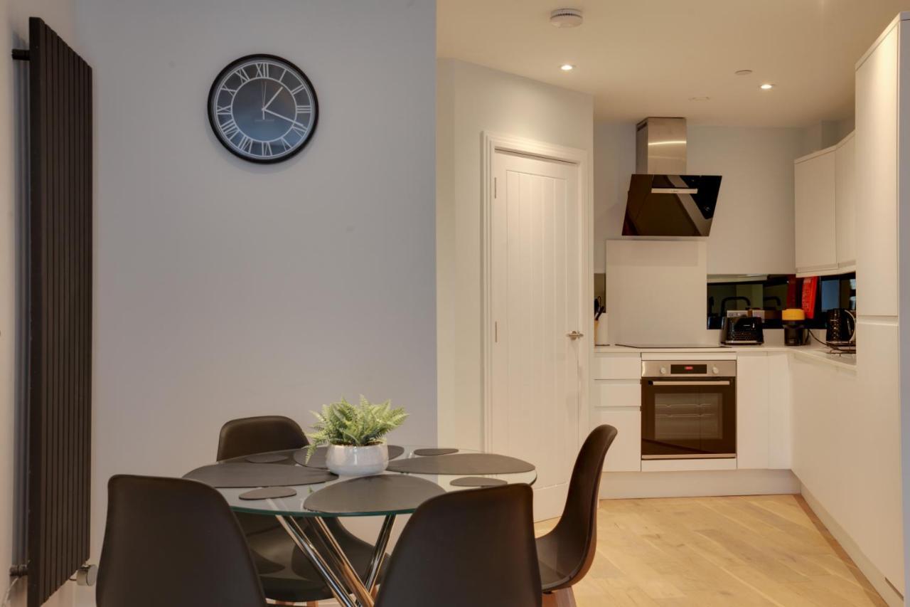 New London Life Executive Apartments 첼름스퍼드 외부 사진